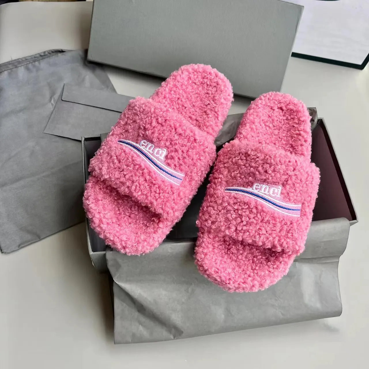 2024 New fashion Slippers fluffy sandale teddy bear womans vintage Slipper tazz Designer sandal house slides travel black Winter flat fuzzy outdoors Casual Shoe box