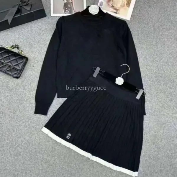 Women Set Designer Sets Womens Bow Loose Knit Top Fashion Letter Embroidery Half Body Skirt Two Piece Set