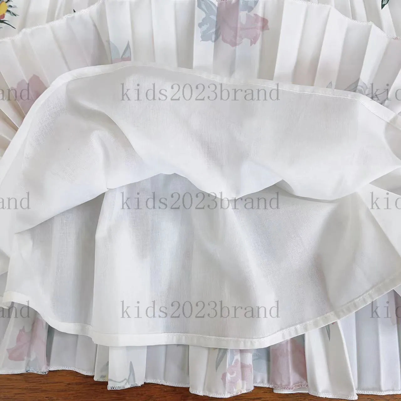 2023ss girls dress sets high end embroidery t shirts with long pleated skirts two pieces sets brand designer kids cotton t shirts white color mesh skirts flower print