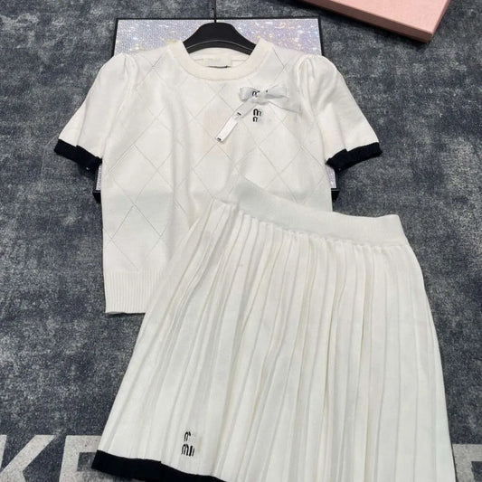 women set designer skirt sets letter embroidery graphic tshirt luxury solid color high waisted pleated skirt two piece