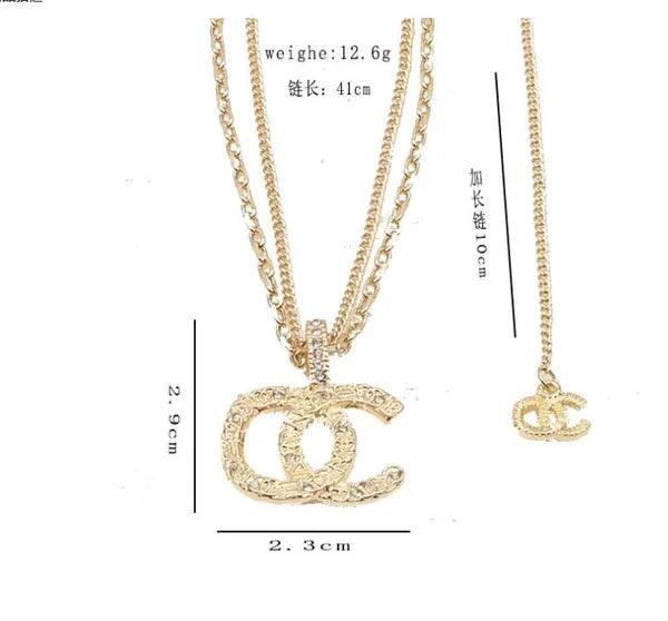 13Style Luxury Designer Letter Pendant Necklaces 18K Gold Plated Pearl Rhinestone Sweater Necklace for Women Wedding Party Jewelry Accessories