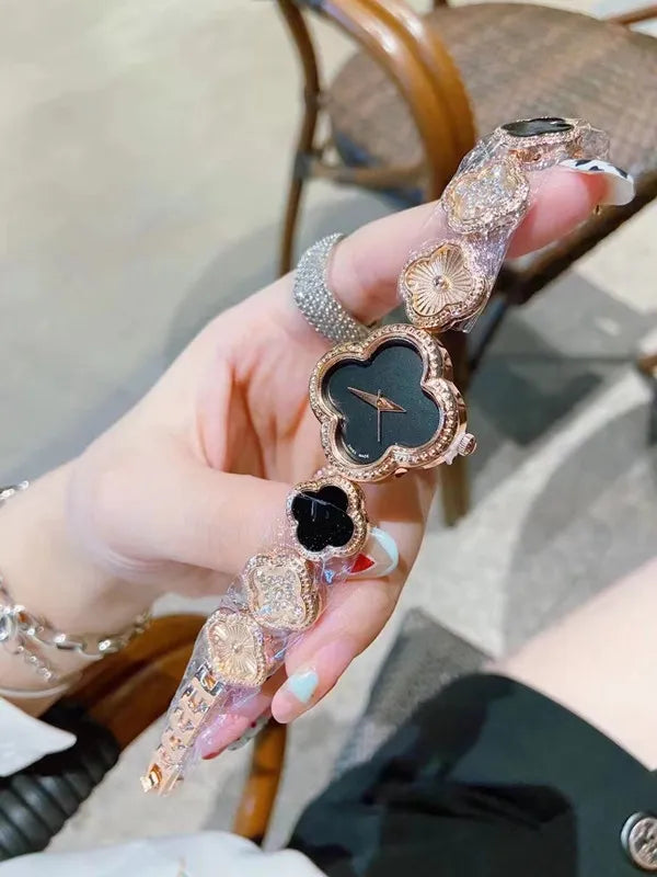 WristWatches for 2023 New Womens Watches Three stitches Quartz Watch Top Luxury Brand Steel Belt lady accessories Four-leaf clover shape Fashion VAN