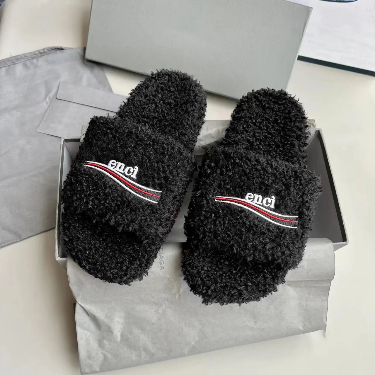 2024 New fashion Slippers fluffy sandale teddy bear womans vintage Slipper tazz Designer sandal house slides travel black Winter flat fuzzy outdoors Casual Shoe box