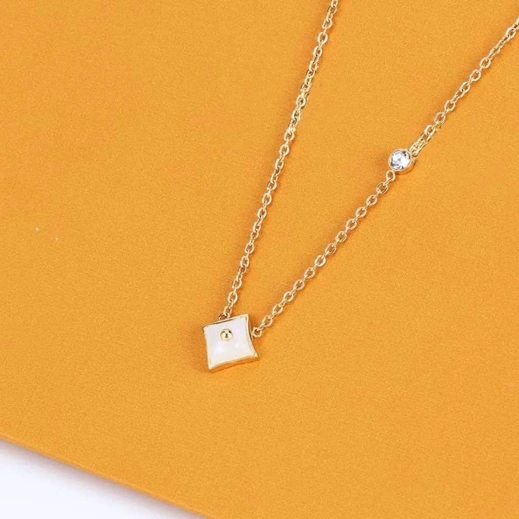 Designer jewelry necklaces women silver pendent mens necklace womens pendants necklaces ladies chains luxury jewlery girlfriend accessories wholesale L2