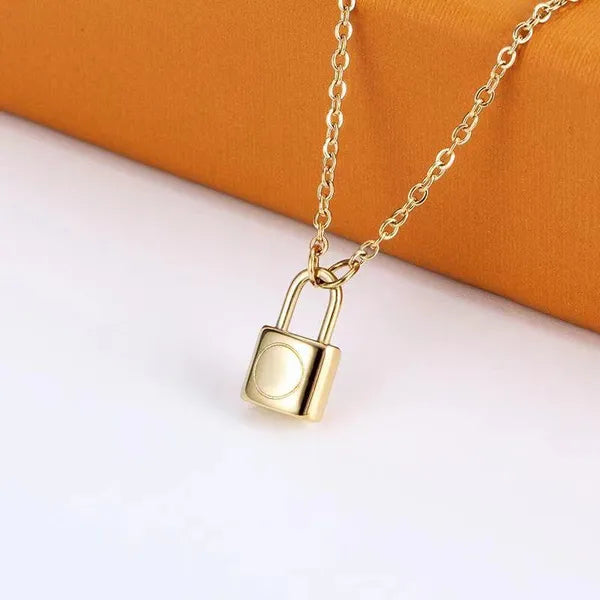 Designer jewelry necklaces women silver pendent mens necklace womens pendants necklaces ladies chains luxury jewlery girlfriend accessories wholesale L2