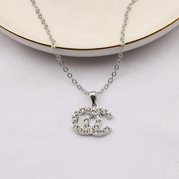 Luxury 18K Gold Plated Necklaces Jewlery Designer For Women Fashional Pendant Necklace Wedding Party Gift