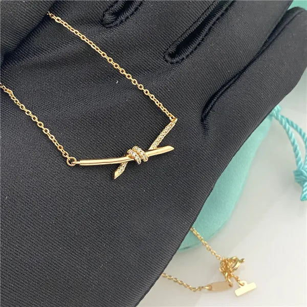 Love necklace heart pendant designer jewelry woman necklaces handbag circle charm luxury jewlery steel anniversary wedding gift womens necklaces designer chain