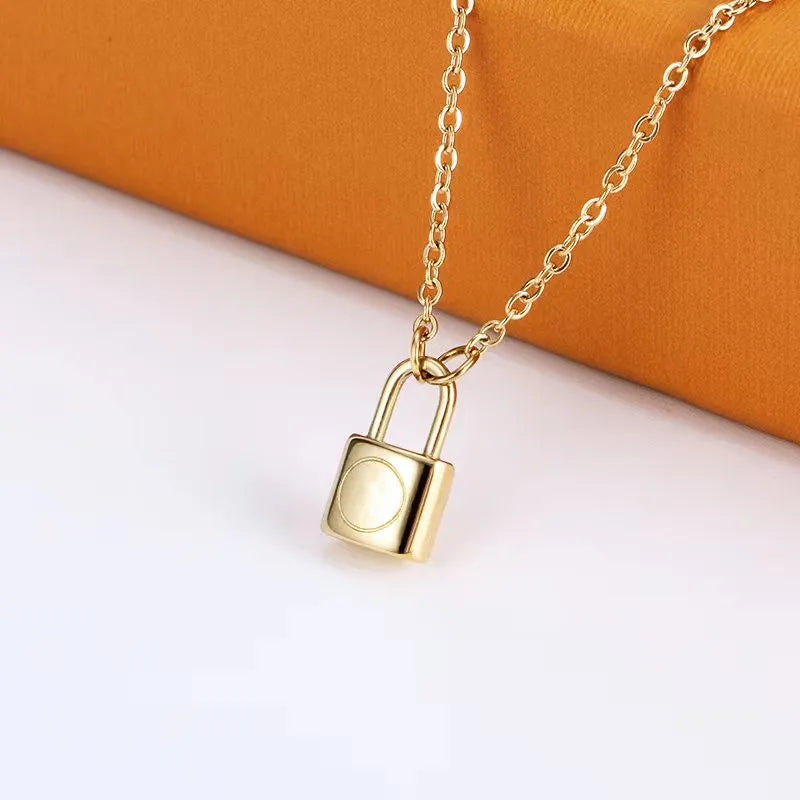 Lock head Pendant Necklaces Titanium steel designer for women men luxury jewlery gifts woman girl gold silver rose gold wholesale not Fade