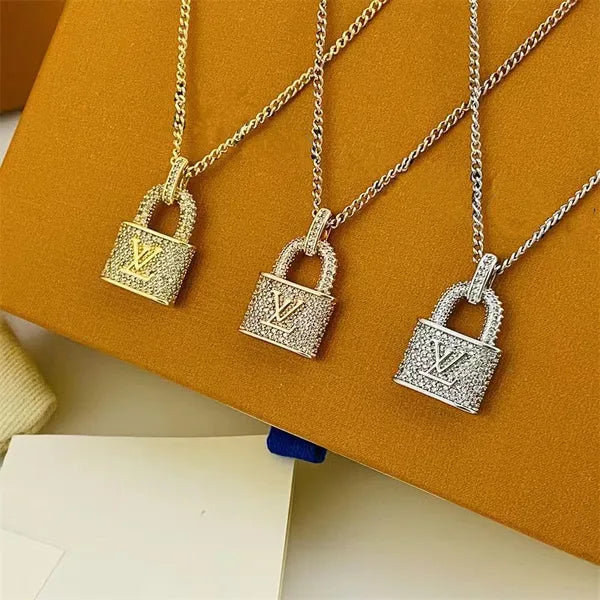 Lock head Pendant Necklaces Titanium steel designer for women men luxury jewlery gifts woman girl gold silver rose gold wholesale not Fade