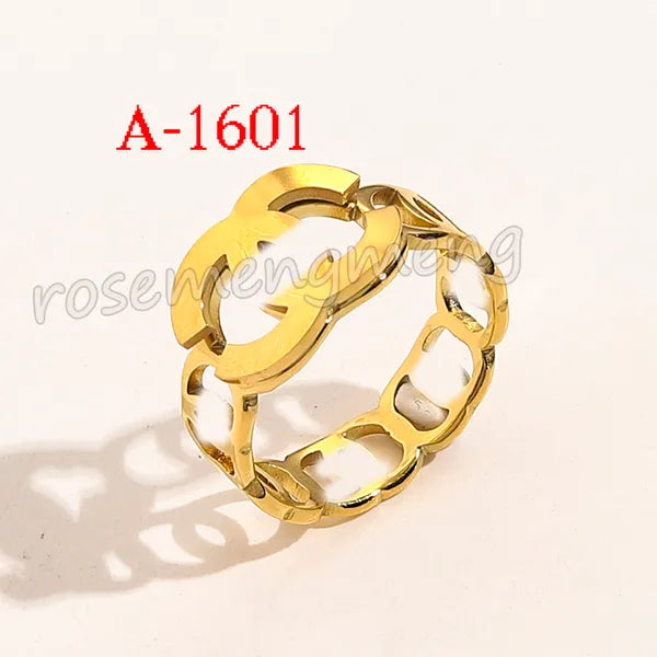 Designer Branded Letter Band Rings Women 18K Gold Plated Silver Plated Crystal Stainless Steel Love Wedding Jewelry Supplies Ring Fine Carving Finger Ring 3 Style