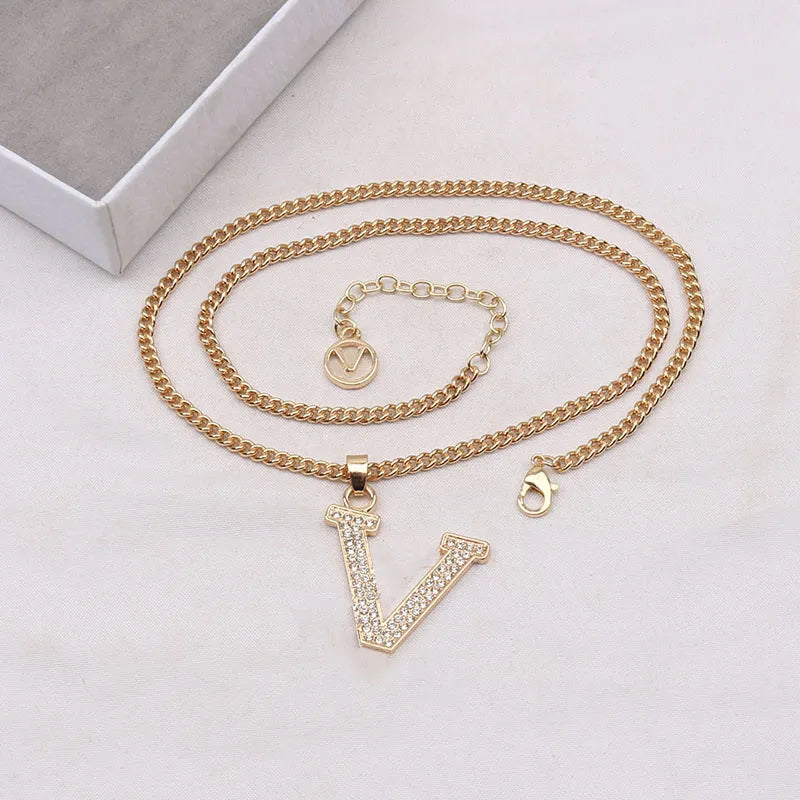 Luxury 18K Gold Plated Necklaces Jewlery Designer For Women Fashional Pendant Necklace Wedding Party Gift