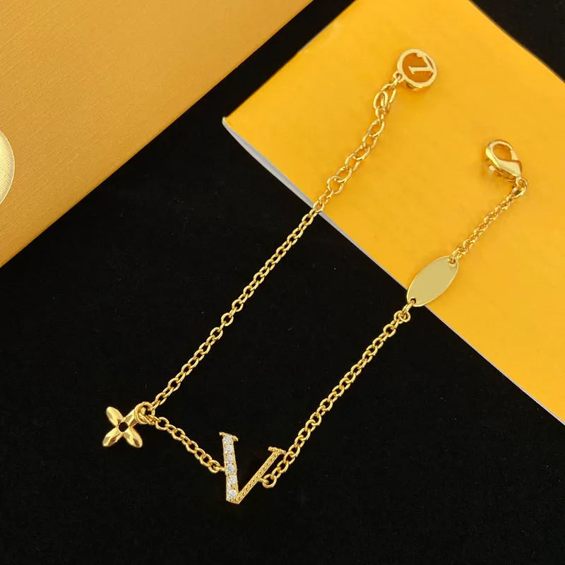 Gold Jewelry Set Designer for Women Pendant Necklace Diamond Stud Earrings Charm Bracelet G Luxury Chain Necklaces Jewlery Sets 238046C